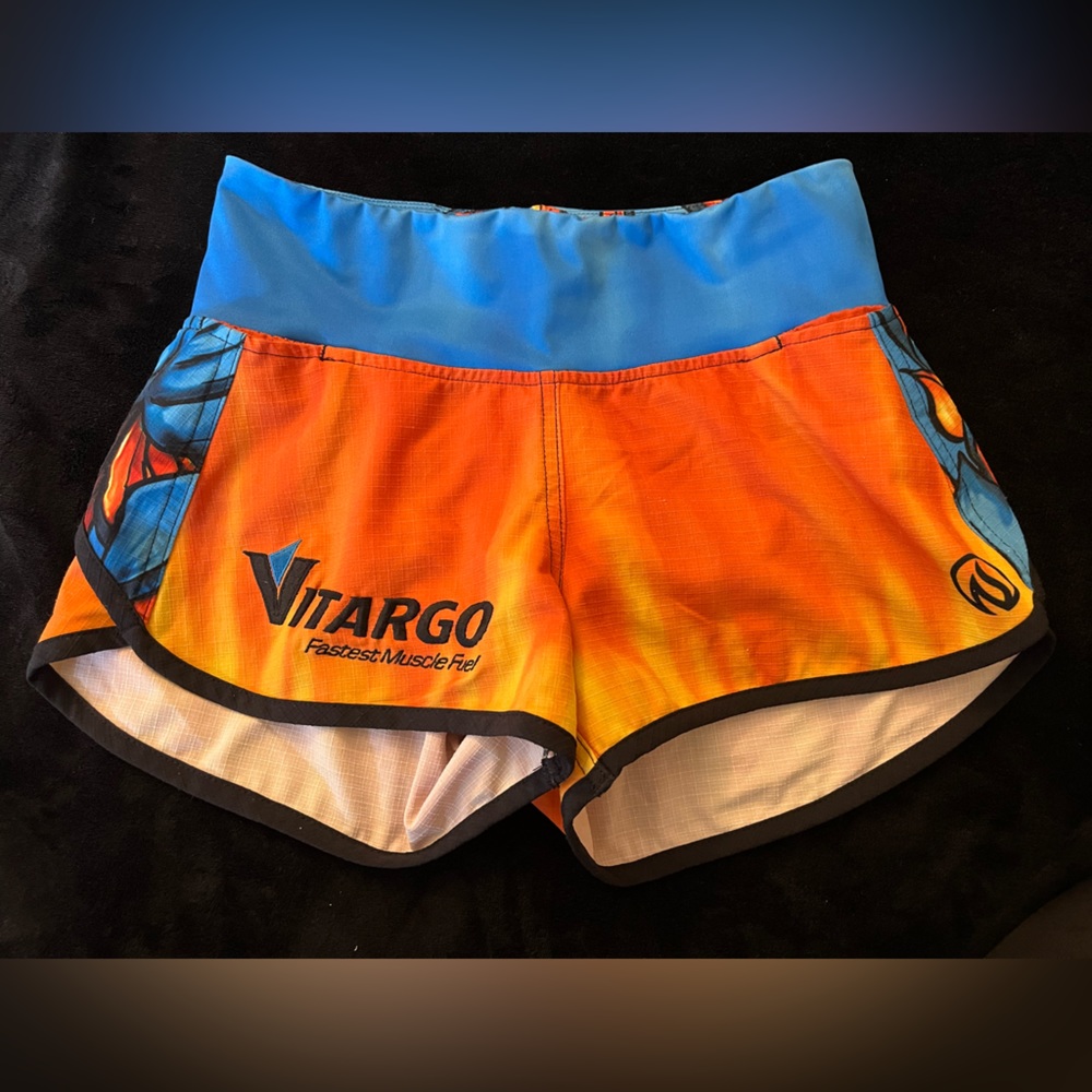 Vitargo Logo Orange shorts